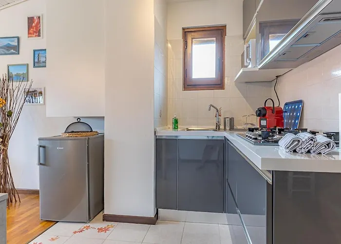 Apartment Romantic Hideaway With Private Parking