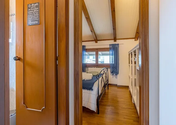 Lägenhet Romantic Hideaway With Private Parking