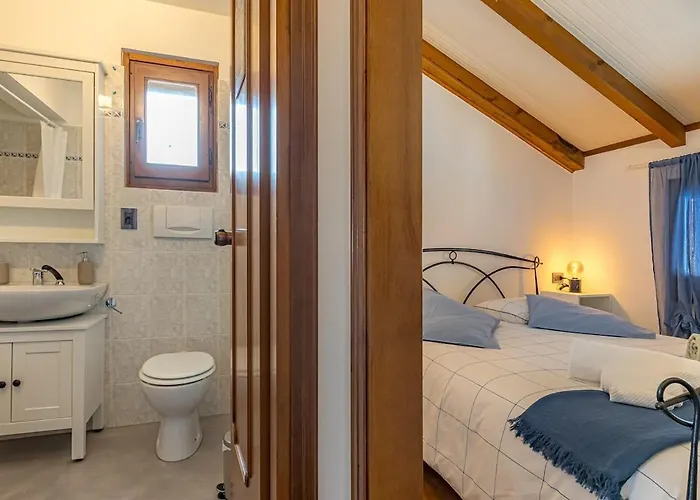 Lägenhet Romantic Hideaway With Private Parking