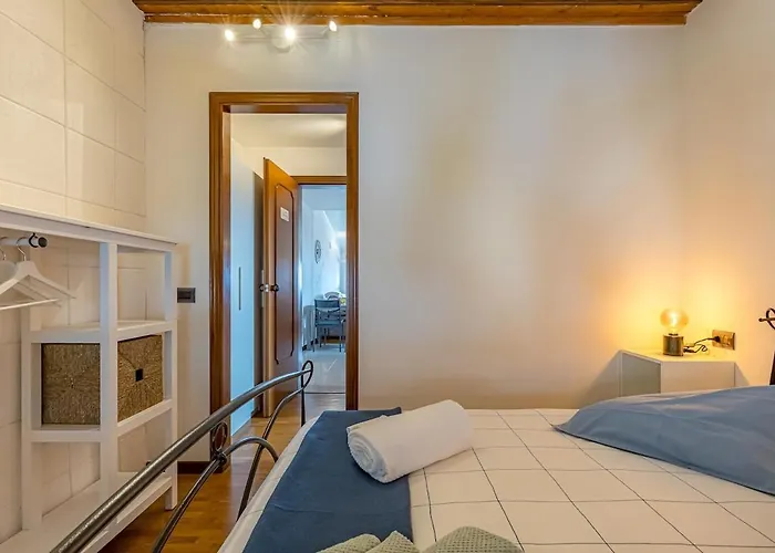 Romantic Hideaway With Private Parking Lägenhet *