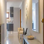Romantic Hideaway With Private Parking And Aircon Apartament *